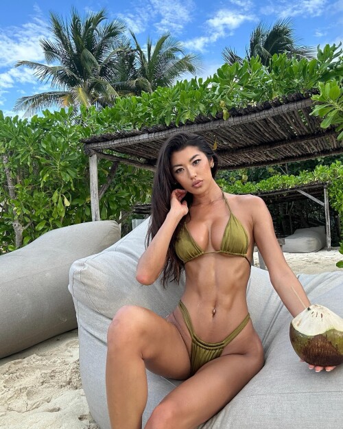 jennleezy-2024-12-20T211401-04845d11f88ceb0005.jpg