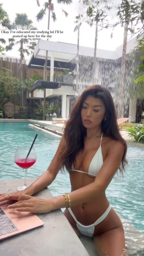 jennleezy-2025-02-22T213542e12e87e064789394.jpg
