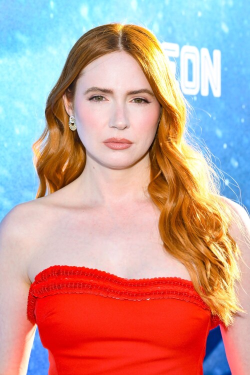 karen-gillan-22d15bd0b029d801e2.jpg