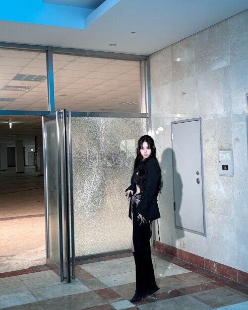 katarinabluu_1716424065_3373932063283074201_594954728040fbcb5d0018b0bc3.jpg