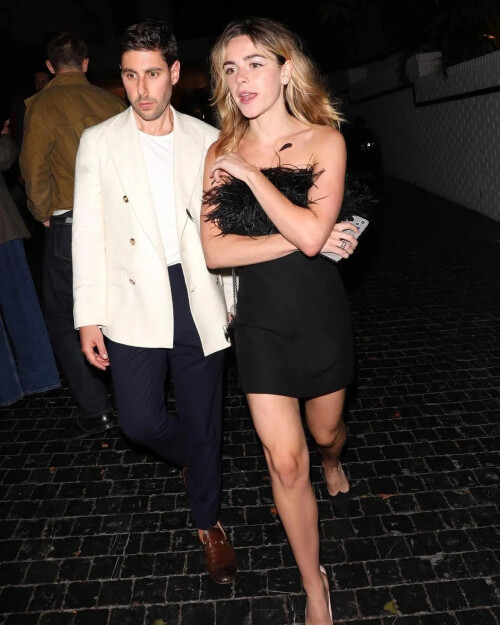 kiki-leaving-the-chateau-marmont-in-west-hollywood-v0-588xivpp23pd1_jpg-Imagen_webp-1170--1463-pixeles---Escalado2100c5137467fe7f.md.jpg