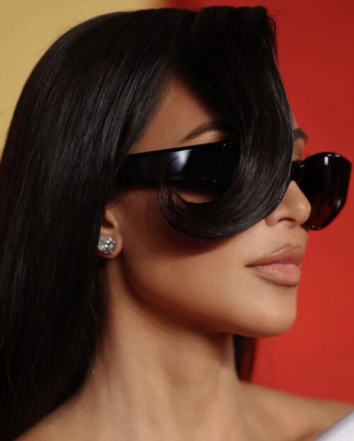 Kim Kardashian Photo 1