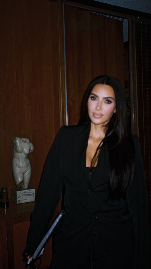 Kim Kardashian Photo 1