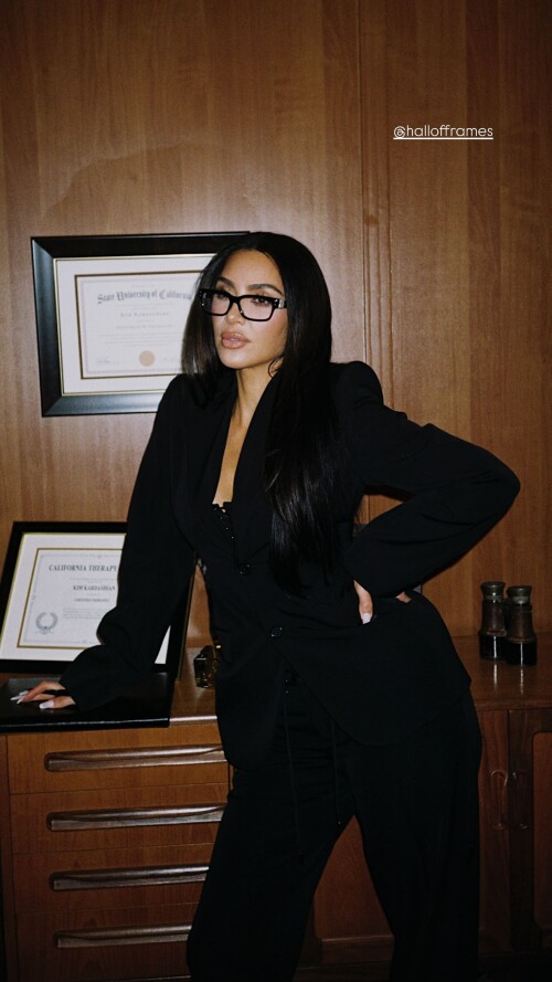 Kim Kardashian Photo 3