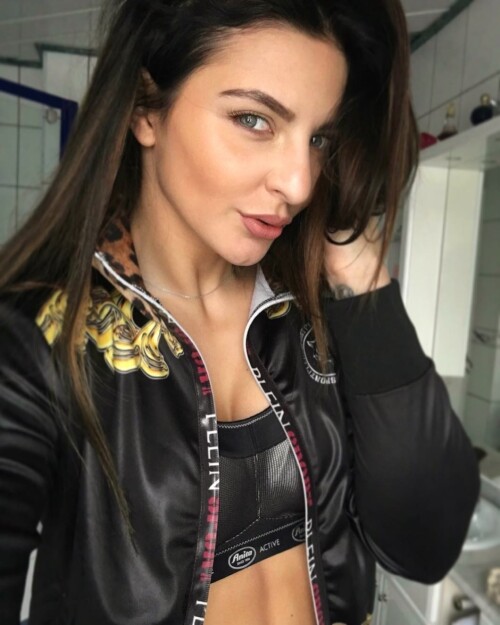 ladyhammer_official_24253874_148499019124290_6399324769358970880_ne48f1a510f16f62d.jpg
