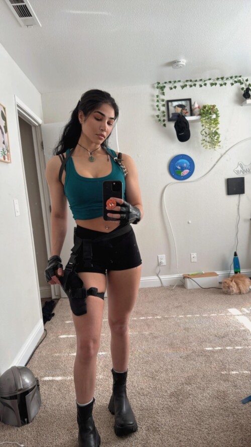 lara-croft-v0-nclmb85e5kie1a632674e2efb3580.jpg