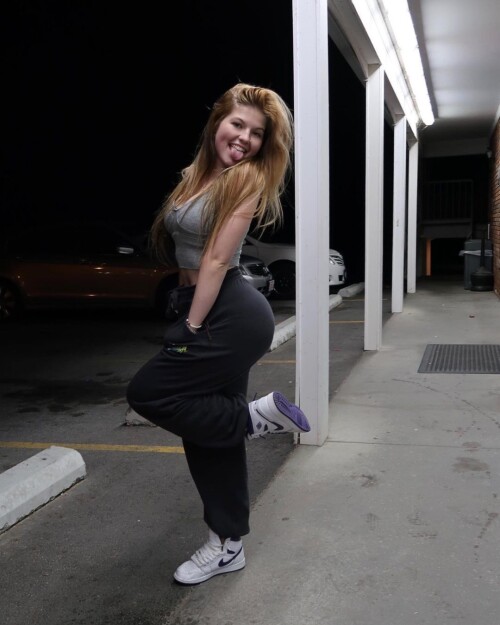 laurensuzaanne16604470942904363183952704434_13222935233e47779867d850be5.md.jpg