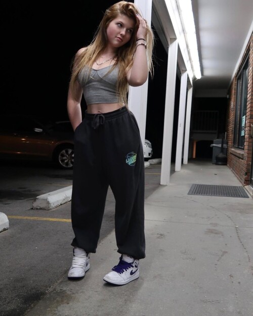 laurensuzaanne16604470942904363183961180960_13222935233b77859e4b83d29e6.md.jpg