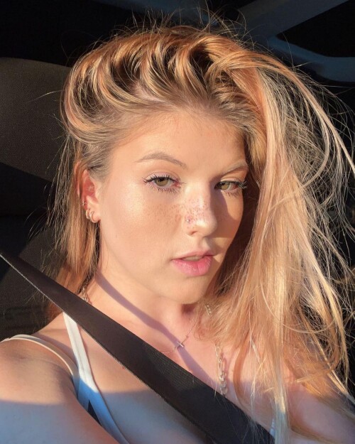 laurensuzaanne16623045692919944819679371859_13222935233af7e1668a54a0fd6.md.jpg