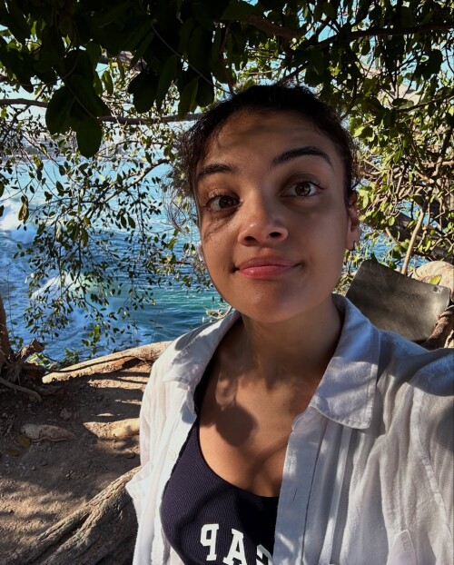 lauriehernandez_1743372063_3599988248237531636_13522542da0374f40df4e979.jpg