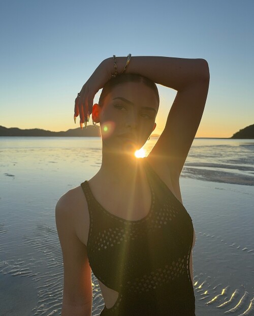 leahhalton_-02-07-2024-0023829cf368527befa7.md.jpg