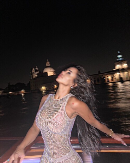 leidymazo_1722533416_3425181006783461946_106347486c255e4375364ad1.md.jpg