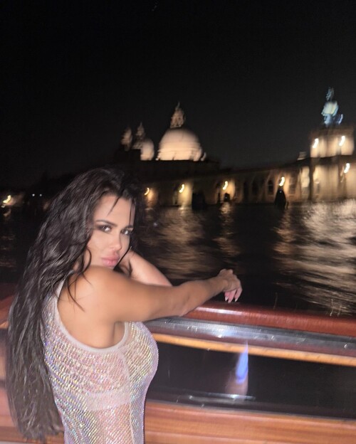leidymazo_1722533416_3425181006909323180_10634748c5baf4ff3d21816a.md.jpg