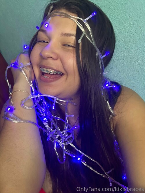 kikisbraces Nude Leaked Onlyfans Photo kikisbraces Nude Leaked Onlyfans Photo