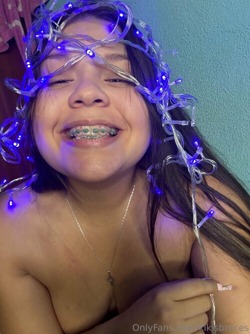 kikisbraces Nude Leaked Onlyfans Photo kikisbraces Nude Leaked Onlyfans Photo