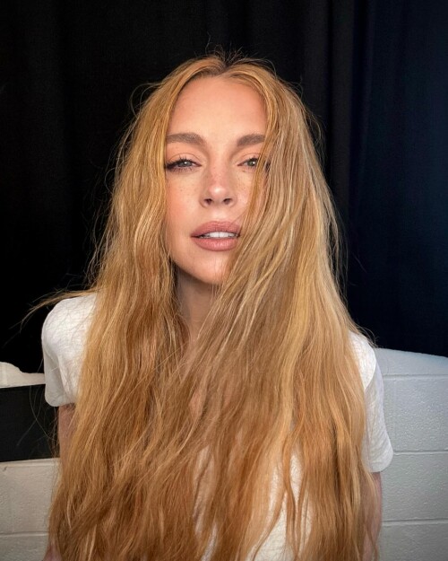 lindsaylohan-11-09-2024-00013c53dac7e4d74dbb.jpg