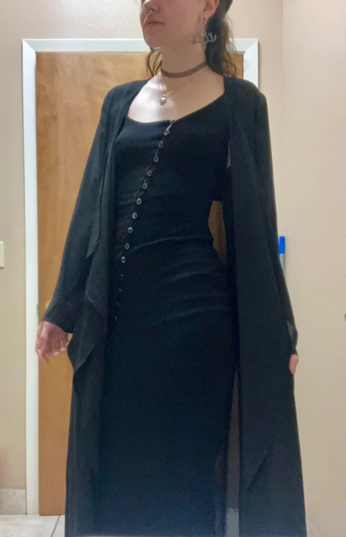 little-black-dresses-and-big-shoes-are-always-a-look-v0-9qe786w9efqd19c35b3dd2860d67f.webp