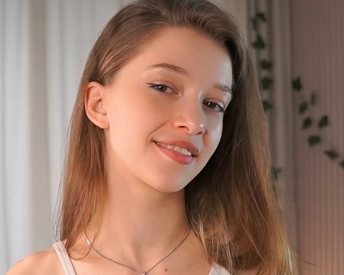 little_poetry_2025-03-11_11-04-11_906.ts_snapshot_02.14.49.767caca319ac083ddac.jpg