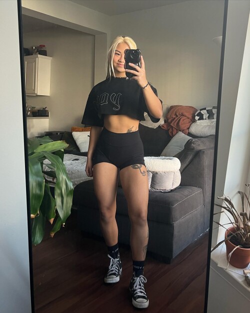 lyla.fit_1700593773_3241137947701303158_409585154430951844d3c6b8f35.md.jpg