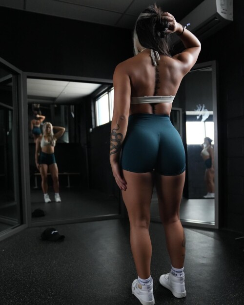 lyla.fit_1703791440_3267961916613905714_40958515443374b3b81c6f046ae.md.jpg