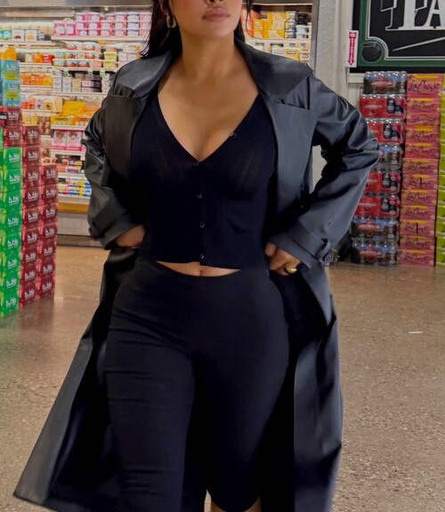 missjuliakelly_3525571367510756870s2024-12-18-1.26.520-story---Copy703347f1f10cc4db.md.jpg