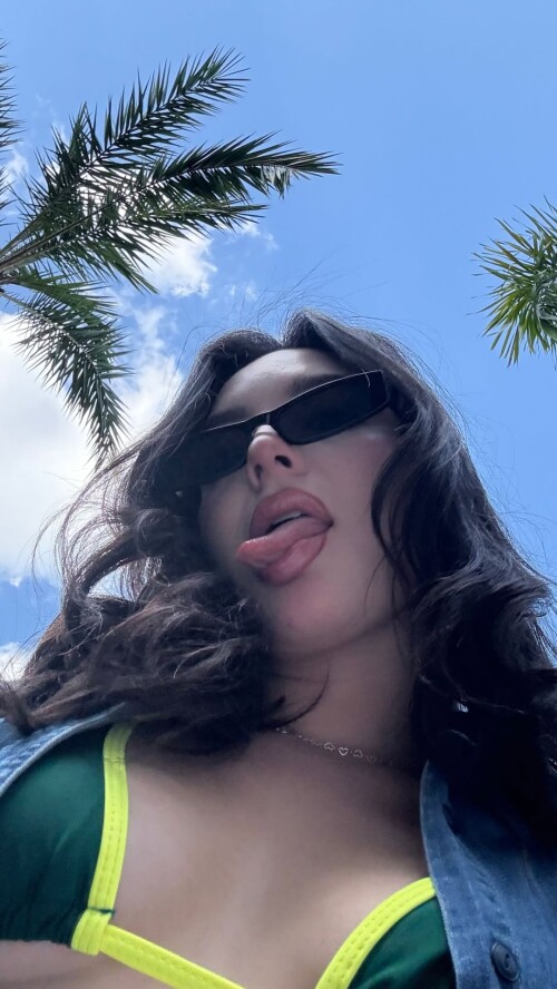 Daniela Flores alias @floresdani318 on instagram and onlyfans Nude Leaked Onlyfans Photo