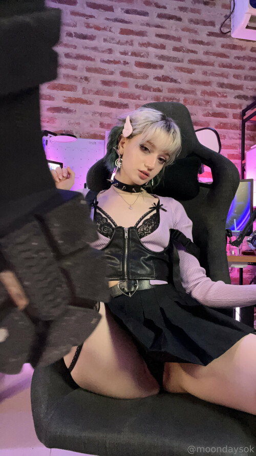 Moondays Nude Leaked Onlyfans Photo Moondays Nude Leaked Onlyfans Photo