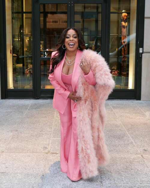 niecynash1_1727281732_3465012771152604253_266309709dd2d1d87995a5b3.jpg