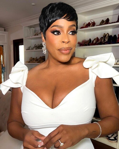 niecynash1_1733763557_3519386264430021404_266309701c5918aadc40b8b9.jpg