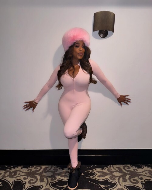 niecynash1_1738022538_3555113180025737094_26630970adfddb76f26de9db.jpg