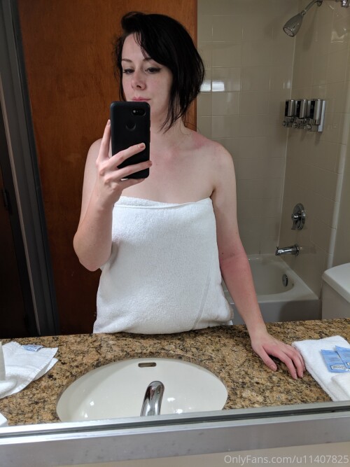 peachbellini Nude Leaked Onlyfans Photo peachbellini Nude Leaked Onlyfans Photo