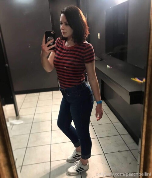 peachbellini Nude Leaked Onlyfans Photo peachbellini Nude Leaked Onlyfans Photo