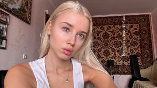 polinamalinovskaya-20250216-00010e8d0d36702957f2.jpg