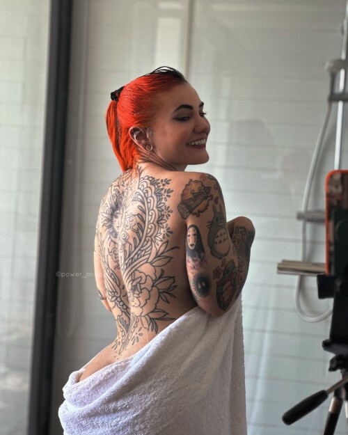 Peta Lloyd / power_midget Nude Leaked Onlyfans Photo Peta Lloyd / power_midget Nude Leaked Onlyfans Photo