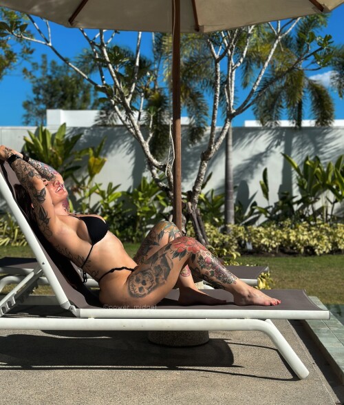 Peta Lloyd / power_midget Nude Leaked Onlyfans Photo Peta Lloyd / power_midget Nude Leaked Onlyfans Photo