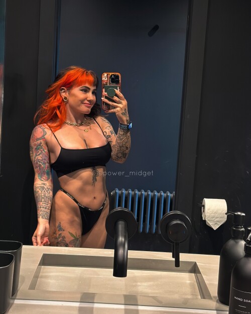 Peta Lloyd / power_midget Nude Leaked Onlyfans Photo Peta Lloyd / power_midget Nude Leaked Onlyfans Photo