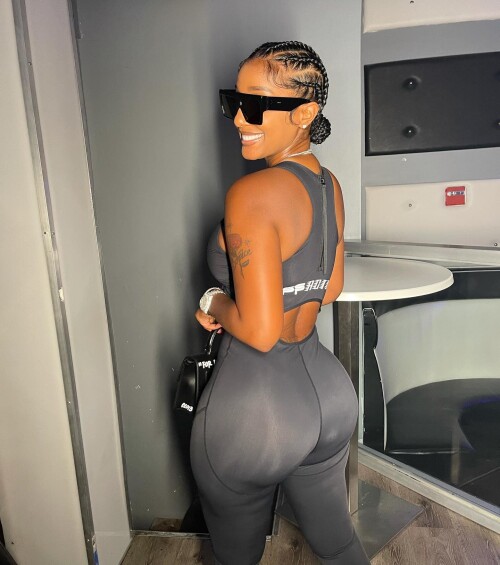 realberniceburgos_1624847556_2605732619671255689_21225227164926a1c1b970a97.jpg