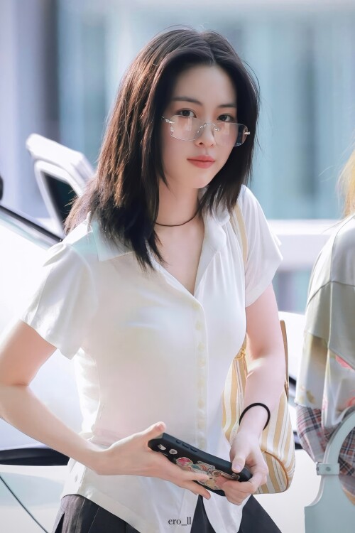 ryu240404-ITZY-Ryujin-at-Incheon-International-Airport-documents-6_261885e6f0f3e6768.md.jpg