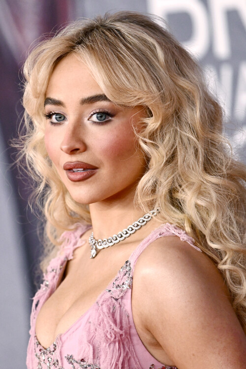 sabrina-84d6e1ea037e2a0fb6.jpg