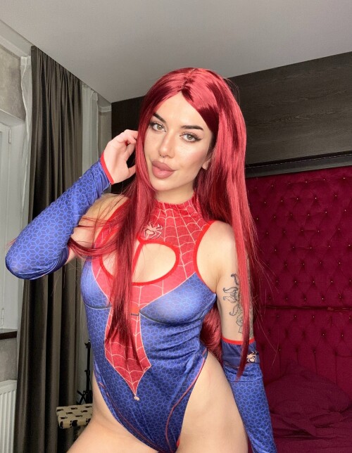 scarlettandrsn_39cbb6a565f15de397.jpg