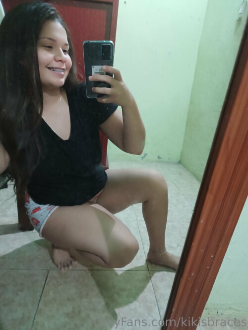kikisbraces Nude Leaked Onlyfans Photo kikisbraces Nude Leaked Onlyfans Photo
