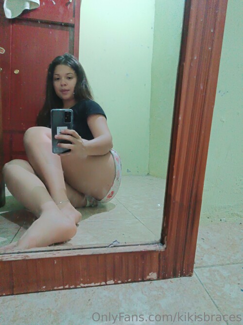 kikisbraces Nude Leaked Onlyfans Photo kikisbraces Nude Leaked Onlyfans Photo