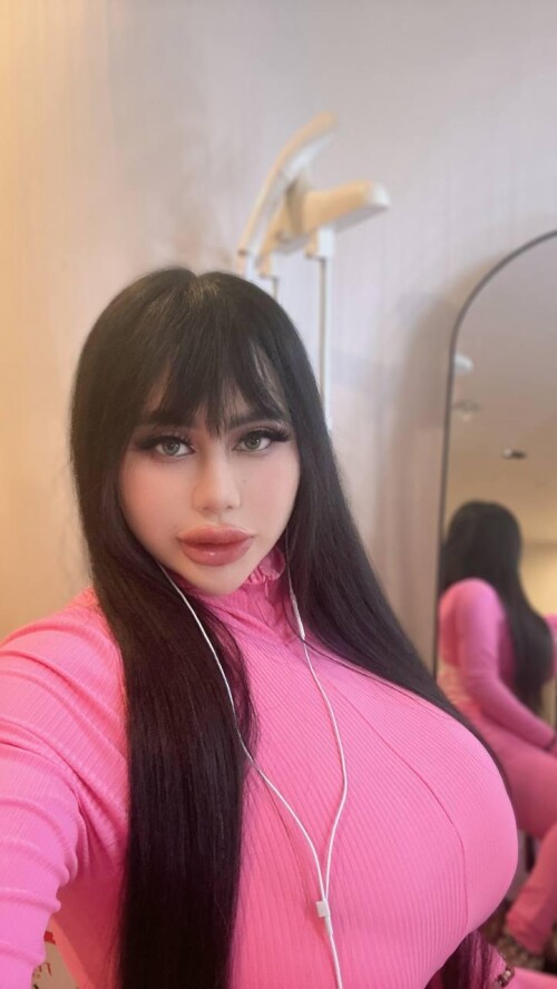 simple-busty-selfie-to-start-v0-vpbze803c4ud1571fb2b80cad2e8f.md.jpg