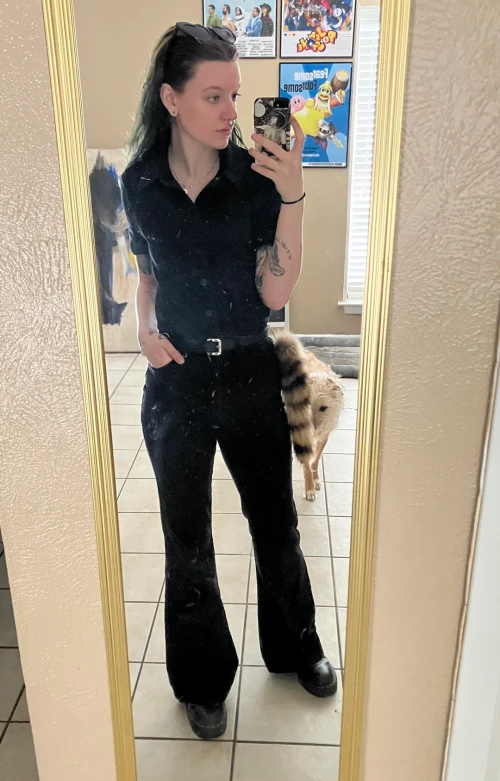 someone-found-a-cool-as-hell-jumpsuit-this-week-v0-hjtxdgnbg4gd1e5a35d2d905587ba.webp