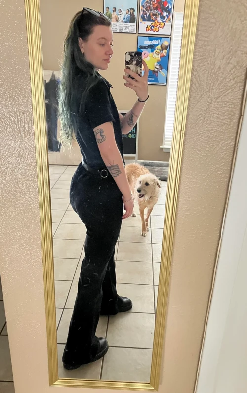 someone-found-a-cool-as-hell-jumpsuit-this-week-v0-klzxqvnbg4gd1a49f0931e8fee2f7.webp