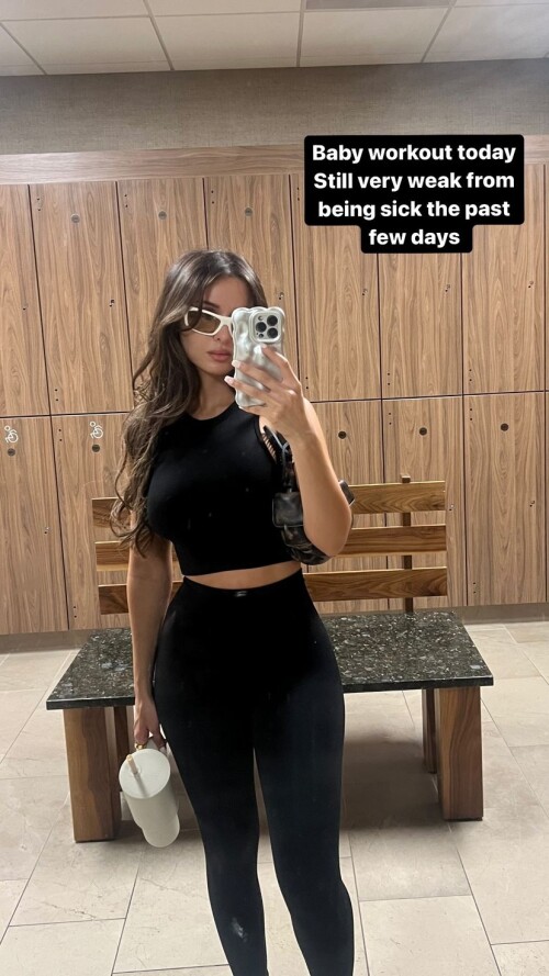 sssniperwolf_3395646364045713106abc1e48dbd376bf5.md.jpg