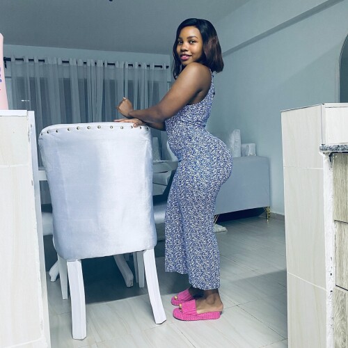 staicy_mbayi_1728162906_3472404596647866709_6983899981df57299404c63953.md.jpg