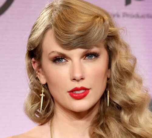 taylor-swift-120522-e4afb2bc18f74494bf2754b040883358b2767fbef1f2be6c.jpg