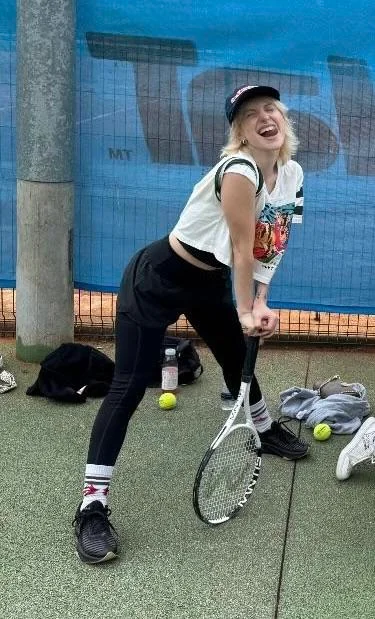 tennis-girl-hayley-v0-7w1nttzwdiod15c15facef95b1d18.webp