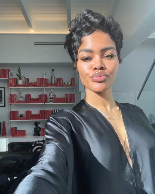 teyanataylor_1735305927_3532324600718944236_1907722361da245b22535fd8.jpg